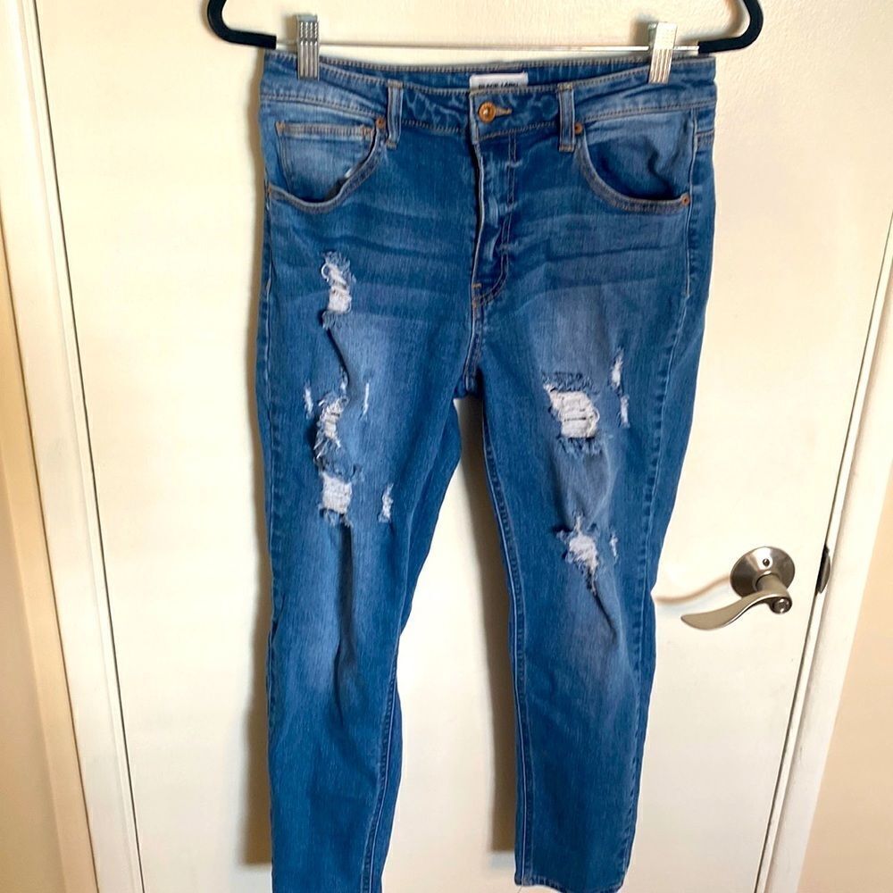 Black Label-distressed jeans medium blue wash-cropped ankle- stretchy- size 29